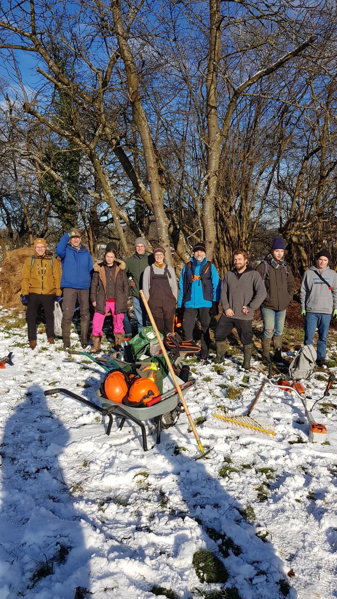 Gruppenfoto beim Pflegeeinsatz im Winter